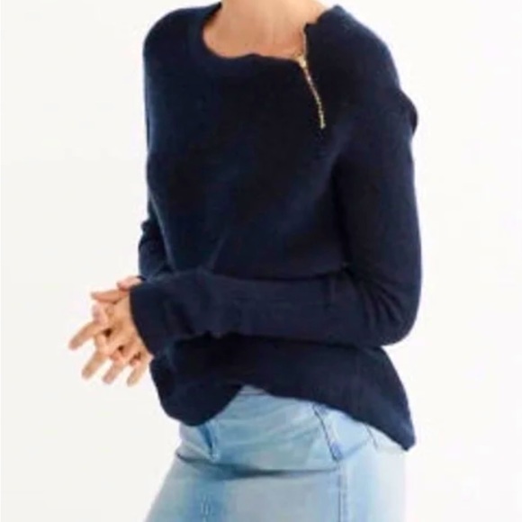 Abercrombie & Fitch Sweaters - Abercrombie & Fitch Navy  Blue Zipper Neckline Chunky SweaterW/Gold Metal Logo